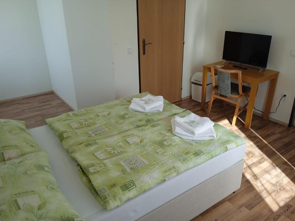Hotel Forestyma Hodonín Εξωτερικό φωτογραφία